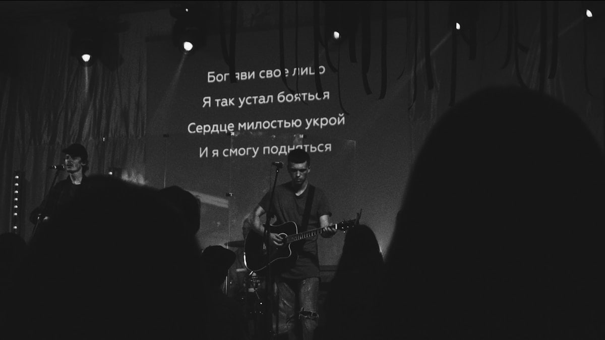 worship set with the group Steiger Worship